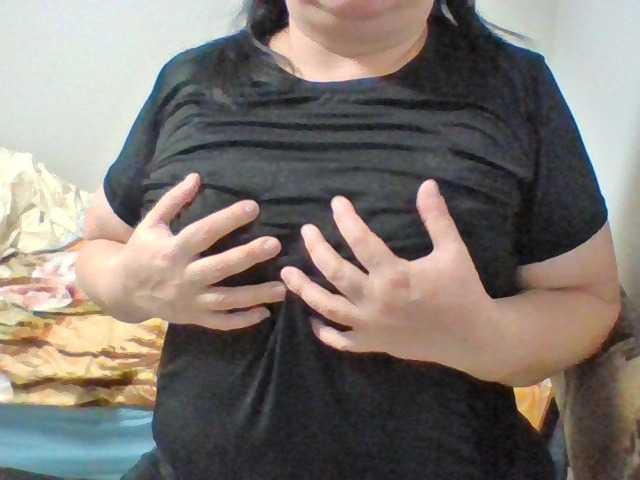 lora805608's BongaCams show and profile