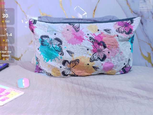 curvybrunnett's BongaCams show and profile