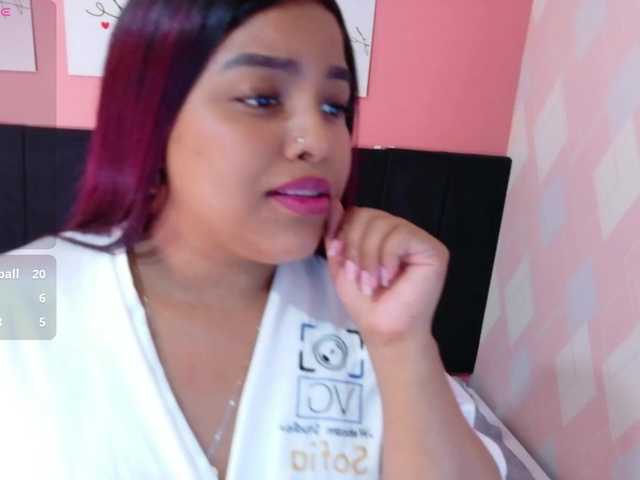 curvybrunnett's BongaCams show and profile