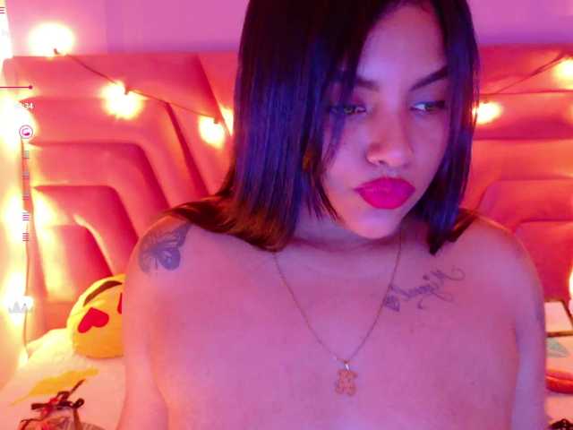  curvybrunnett chat room