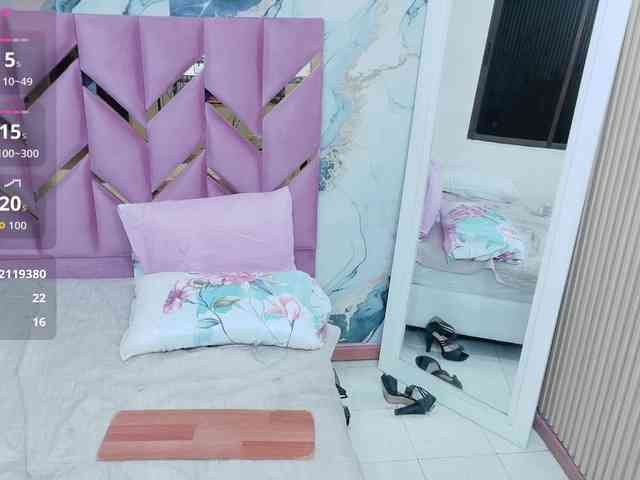 curvybrunnett webcam