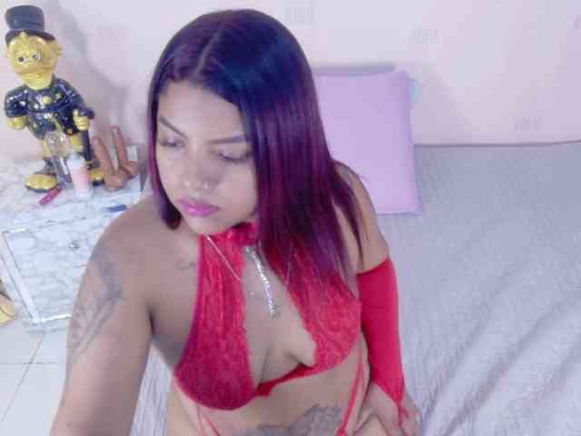 curvybrunnett Live Webcam on BongaCams