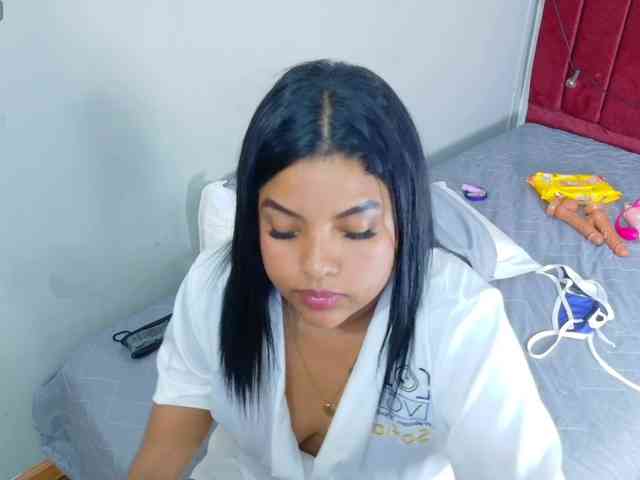 curvybrunnett curvybrunnett