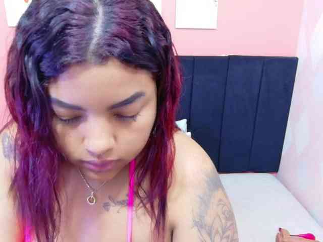 curvybrunnett webcam