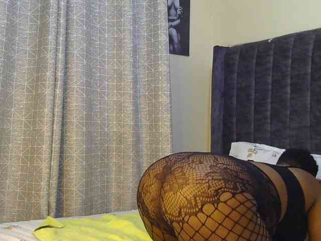 thick-sexxy-moma webcam