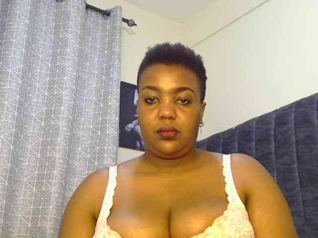 thick-sexxy-moma webcam