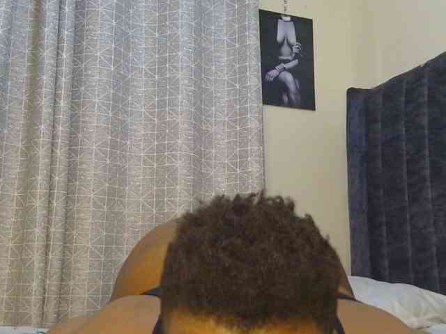 thick-sexxy-moma webcam