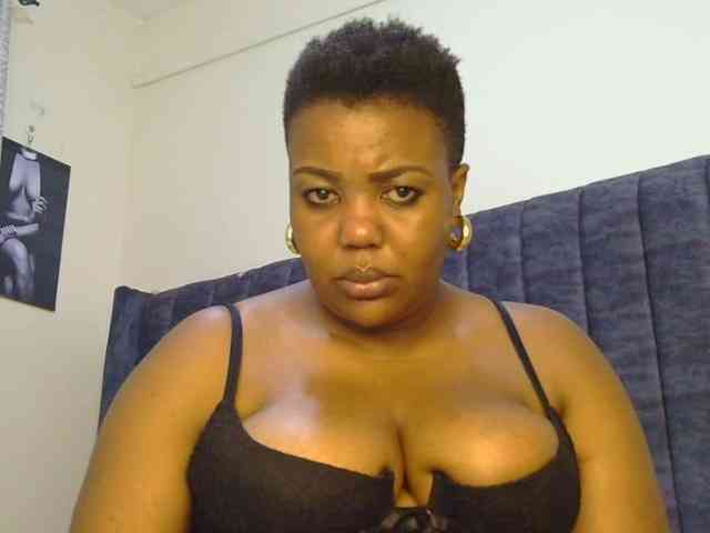 thick-sexxy-moma webcam