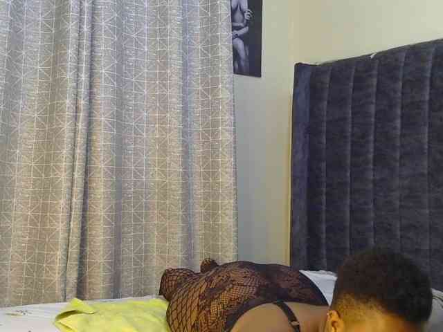 thick-sexxy-moma webcam
