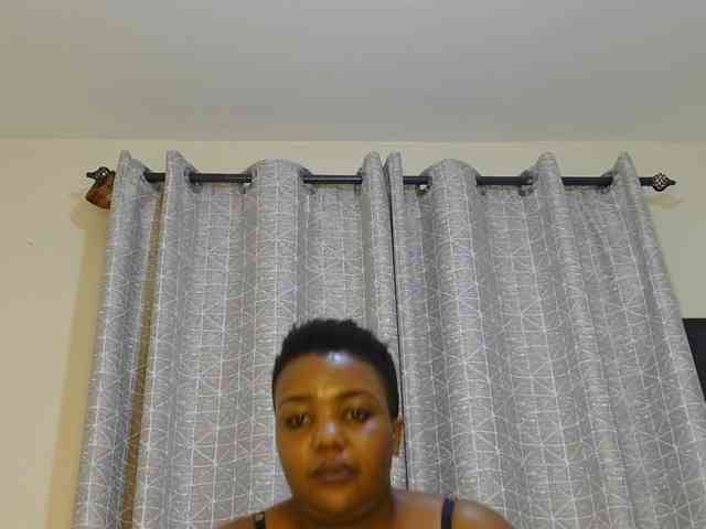 thick-sexxy-moma webcam
