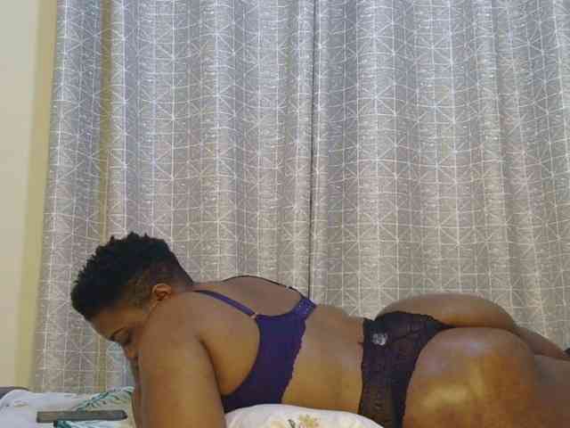 thick-sexxy-moma