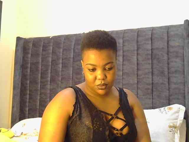 thick-sexxy-moma