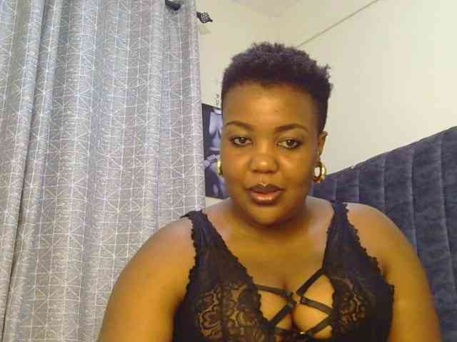 thick-sexxy-moma webcam
