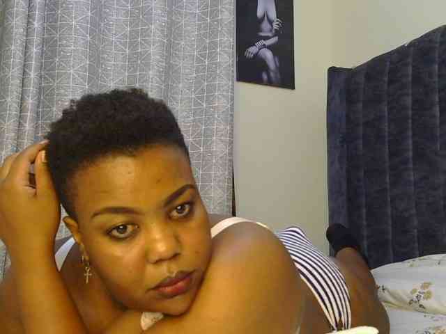 thick-sexxy-moma