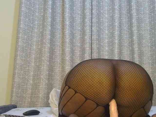 thick-sexxy-moma webcam