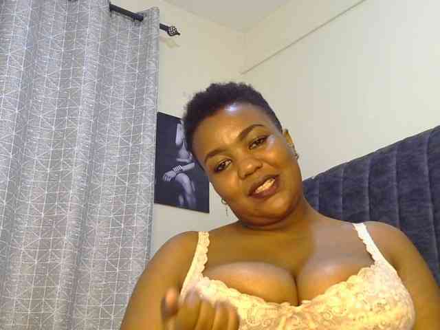 thick-sexxy-moma webcam
