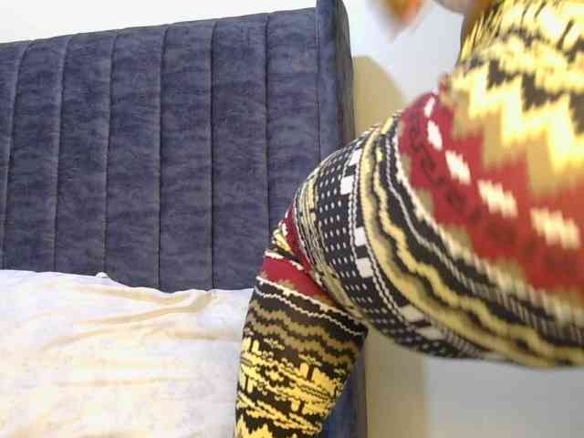 thick-sexxy-moma webcam