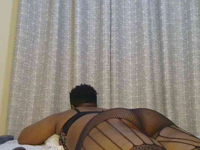 thick-sexxy-moma webcam