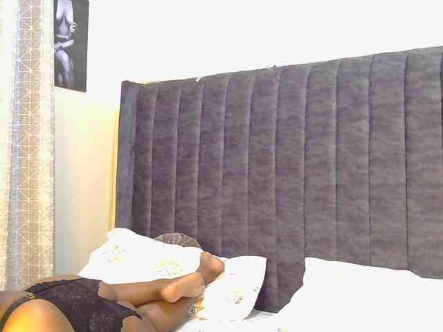 thick-sexxy-moma webcam