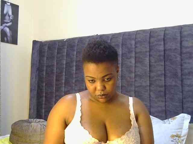 thick-sexxy-moma