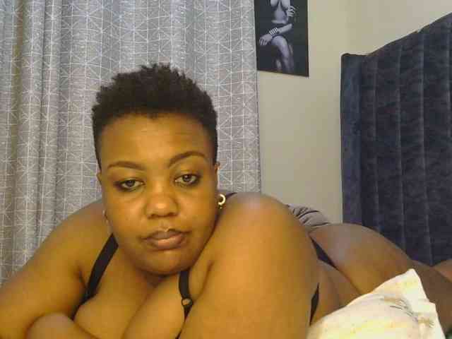 thick-sexxy-moma