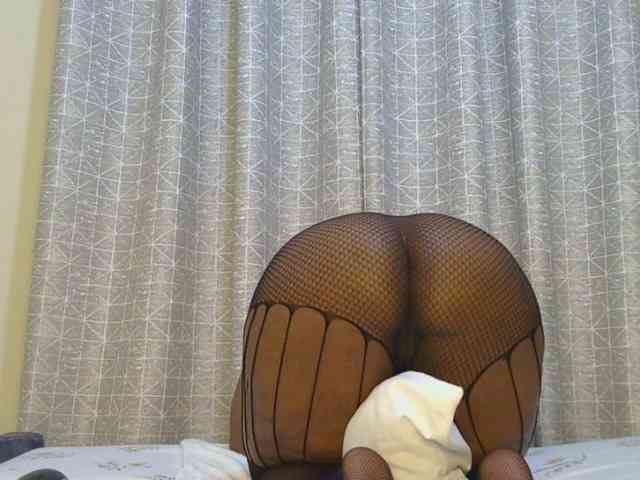 thick-sexxy-moma webcam