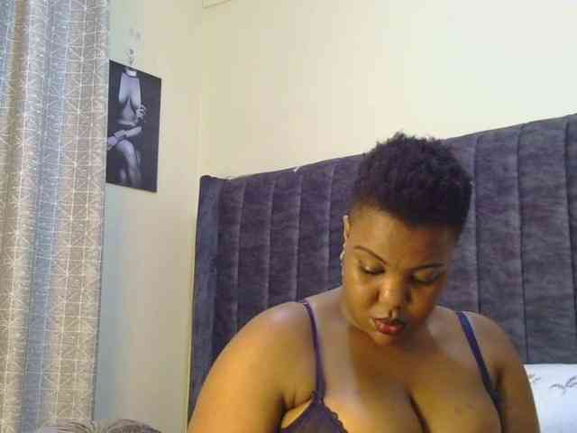 thick-sexxy-moma