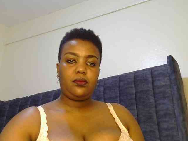 thick-sexxy-moma webcam