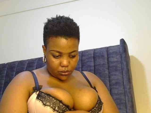thick-sexxy-moma webcam