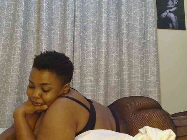 thick-sexxy-moma