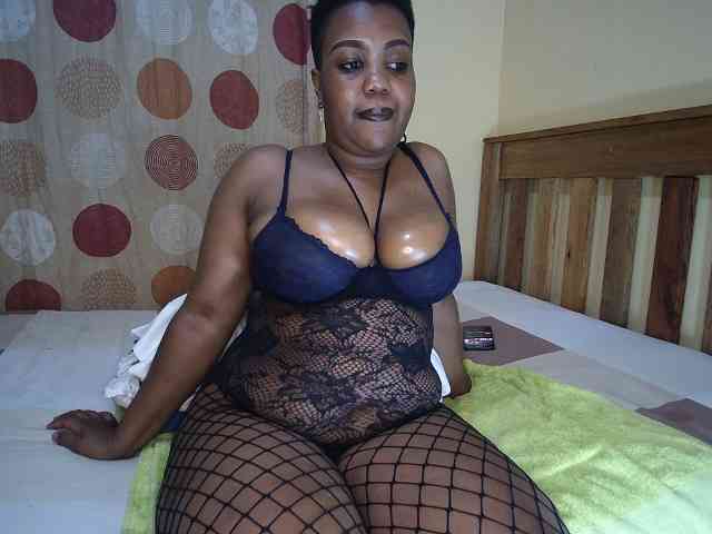 PrettyThickMirror's webcam live show
