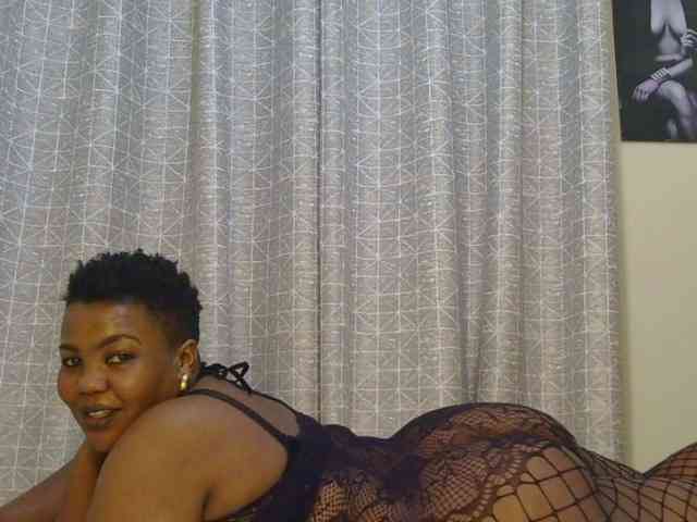 thick-sexxy-moma webcam