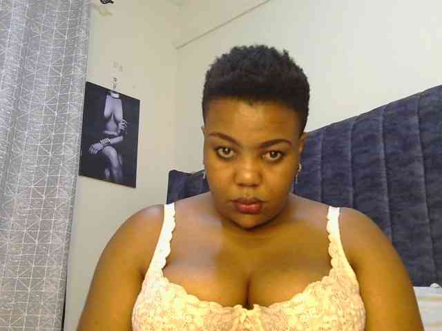 thick-sexxy-moma webcam