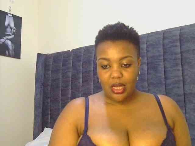 thick-sexxy-moma
