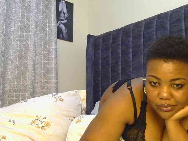 thick-sexxy-moma webcam
