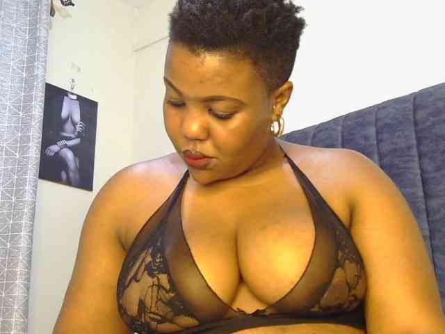 thick-sexxy-moma webcam