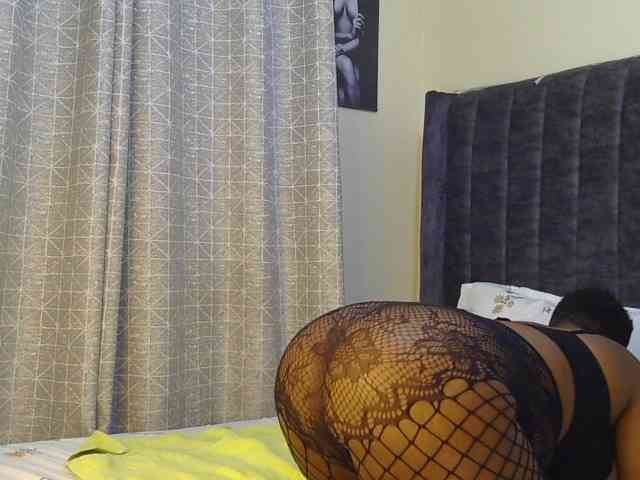 thick-sexxy-moma webcam