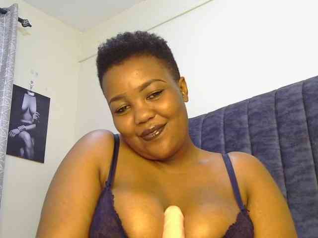 thick-sexxy-moma webcam