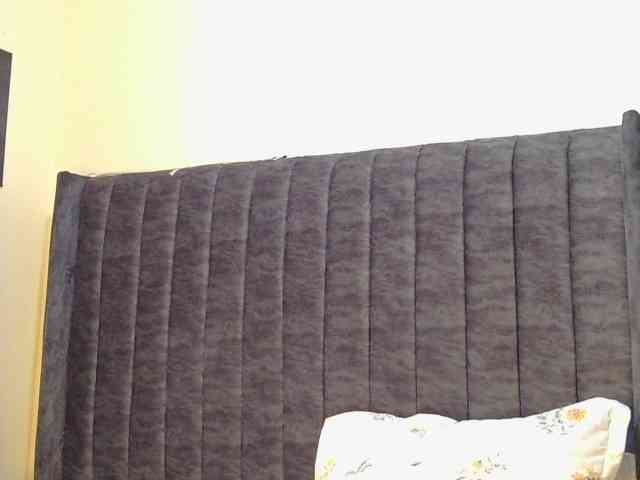 thick-sexxy-moma webcam