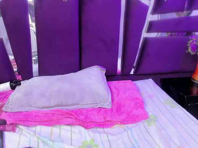 kendalltaylor20 webcam