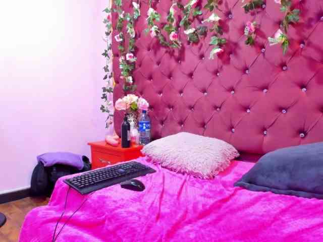kendalltaylor20 webcam