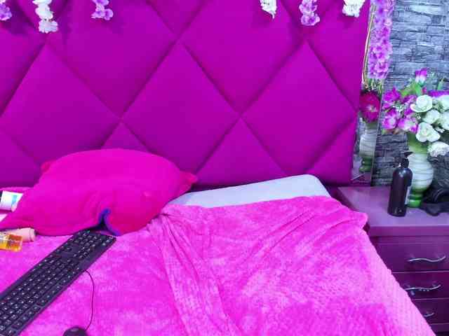kendalltaylor20 webcam
