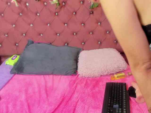 kendalltaylor20 webcam
