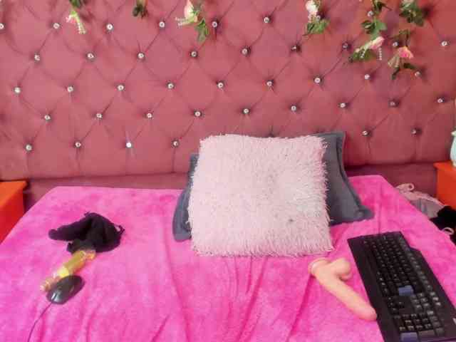 kendalltaylor20 webcam