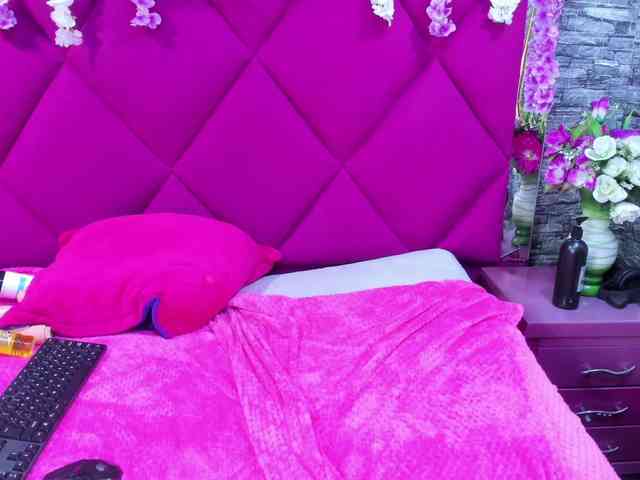 kendalltaylor20 webcam