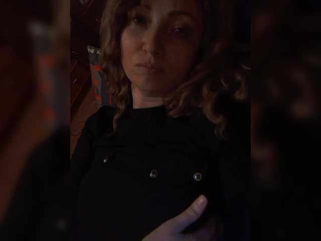 Lena-33's BongaCams show and profile