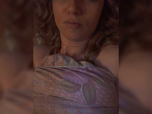 Lena-33's BongaCams show and profile