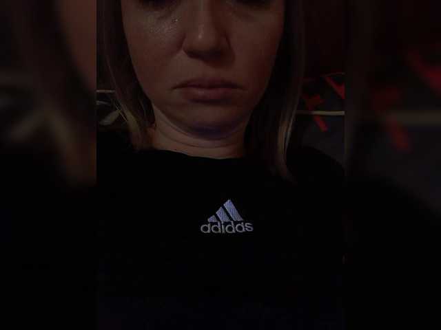 Lena-33's BongaCams show and profile