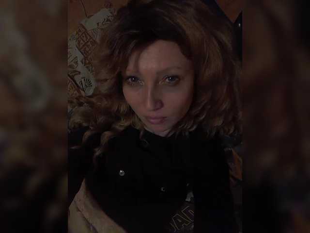 Lena-33's BongaCams show and profile