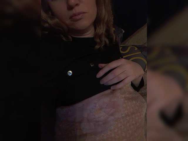 Lena-33's BongaCams show and profile